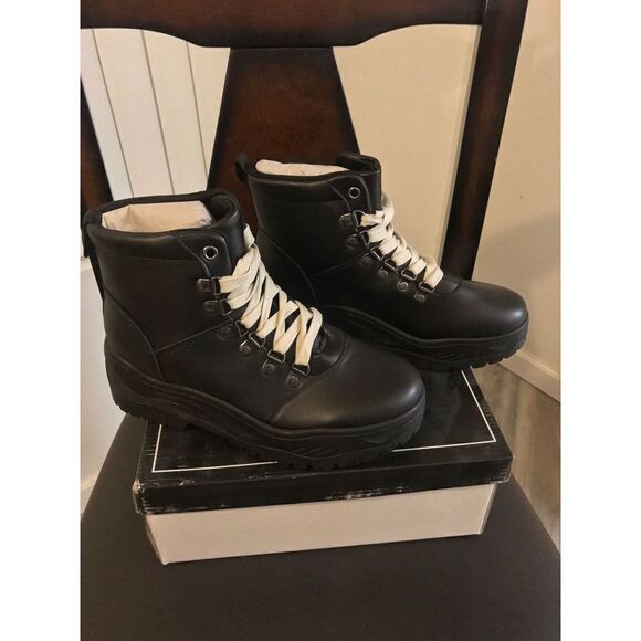 BNIB~Qupid Black Faux Leather Lace up Combat Style Ankle Booties Sz 8 - Picture 2 of 5